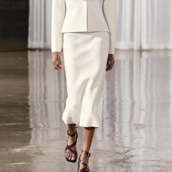 Zara high waisted knit midi skirt Ecru pencil silhouette NWT